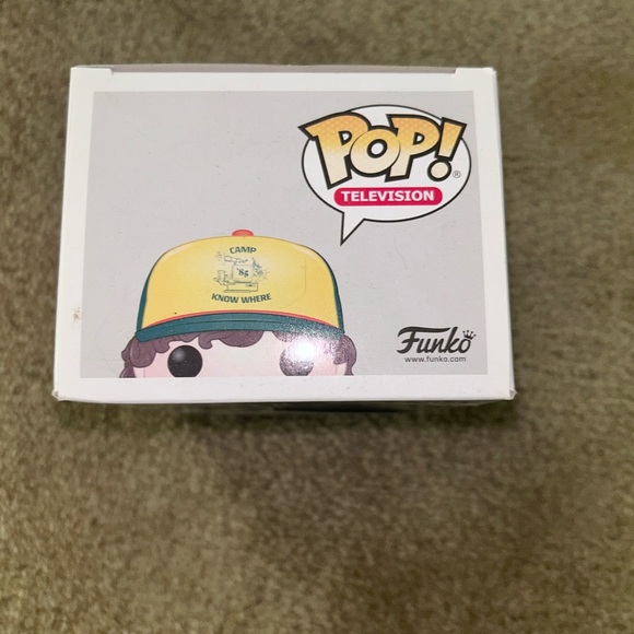 Dustin Stranger Things Funko Pop - Picture 6 of 7